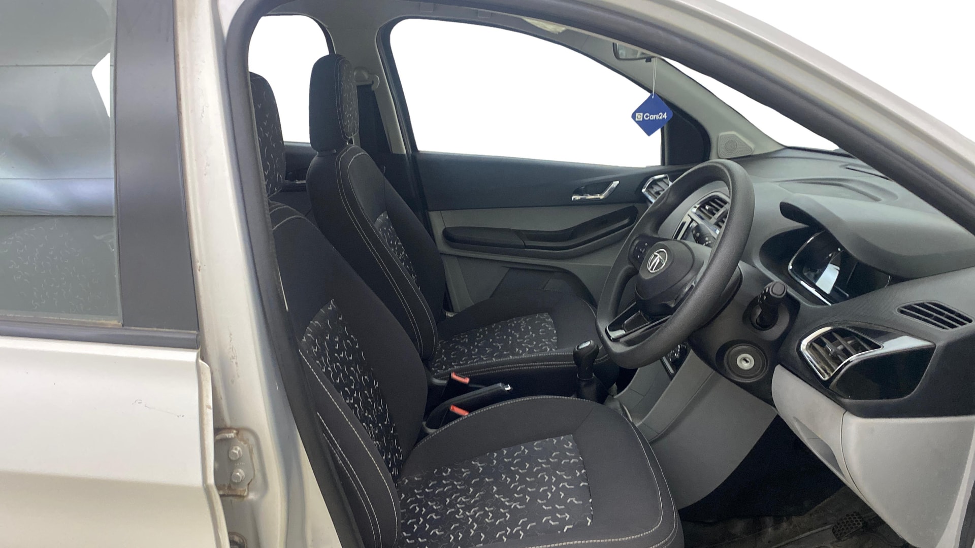View 2021 Tata Tiago Revotorq XB Image 26 Used 2021 Tata Tiago Revotorq XB Image 26