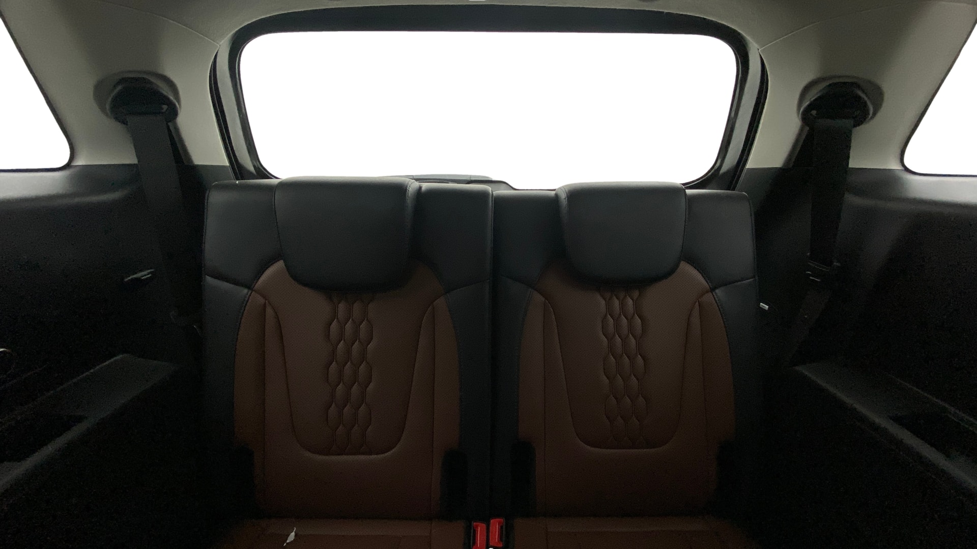 View 2022 Hyundai Alcazar Prestige 6 Seater MT Petrol Image 10 Used 2022 Hyundai Alcazar Prestige 6 Seater MT Petrol Image 10