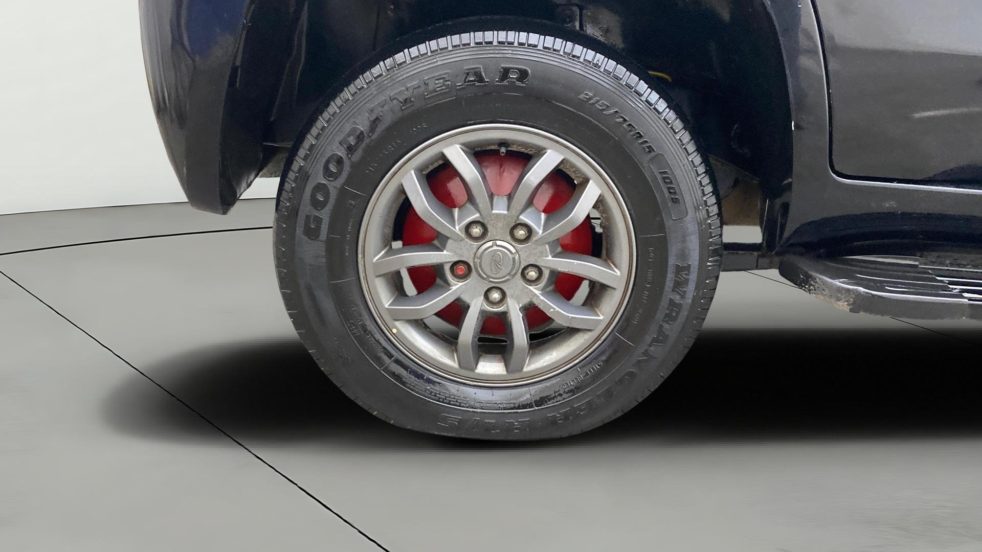 View 2018 Mahindra TUV300 T10 100HP AMT Image 24 Used 2018 Mahindra TUV300 T10 100HP AMT Image 24