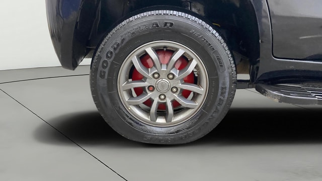 View Mahindra TUV300 Image 24 Used Mahindra TUV300 Image 24