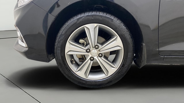 View Hyundai Verna Image 30 Used Hyundai Verna Image 30