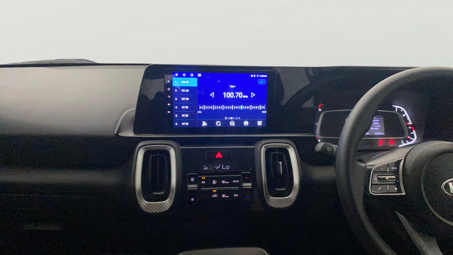 View 2020 Kia Sonet HTK Plus Petrol Image 18 Used 2020 Kia Sonet HTK Plus Petrol Image 18