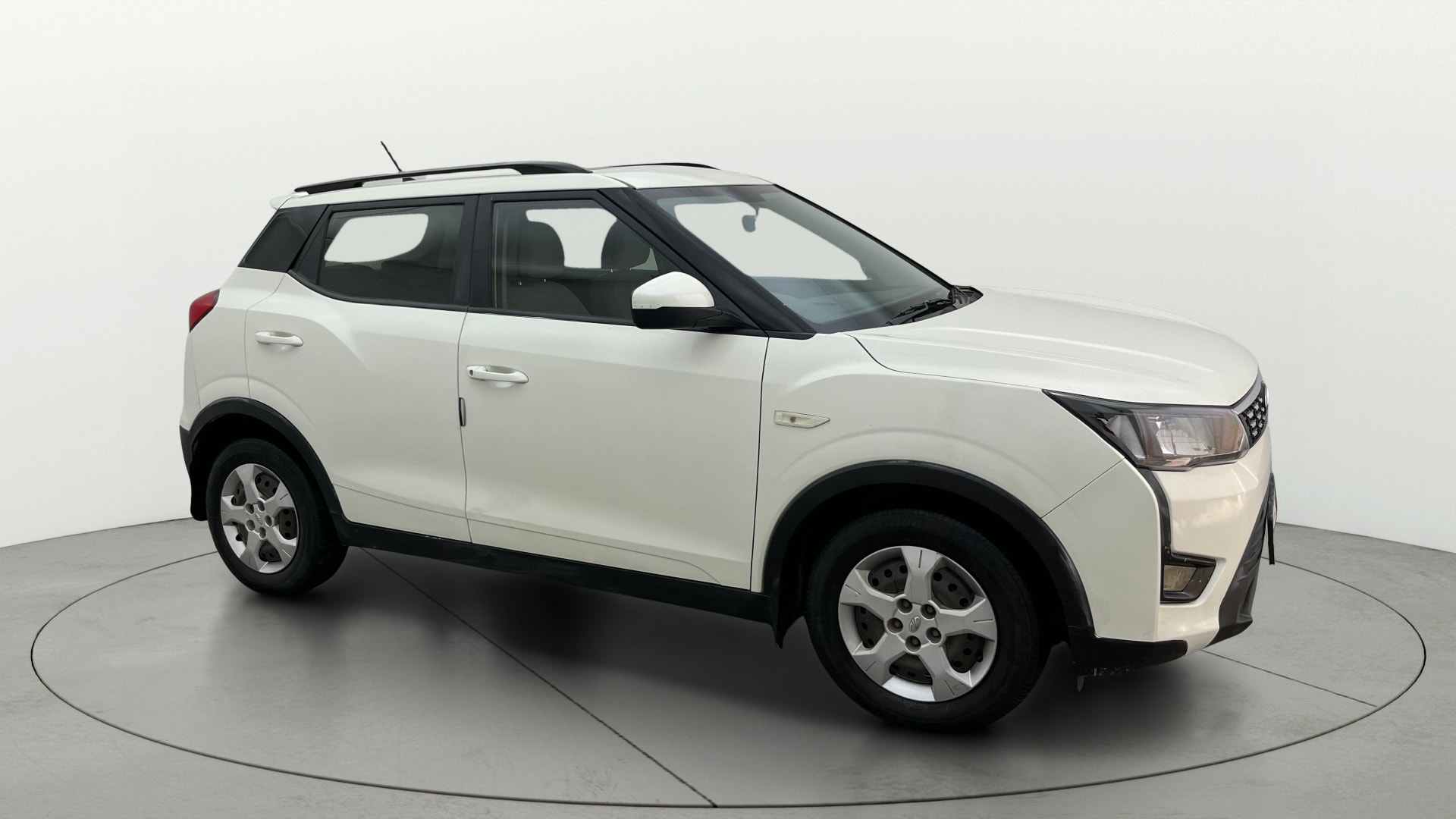 View 2021 Mahindra XUV300 W4 Petrol BS IV Image 36 Used 2021 Mahindra XUV300 W4 Petrol BS IV Image 36