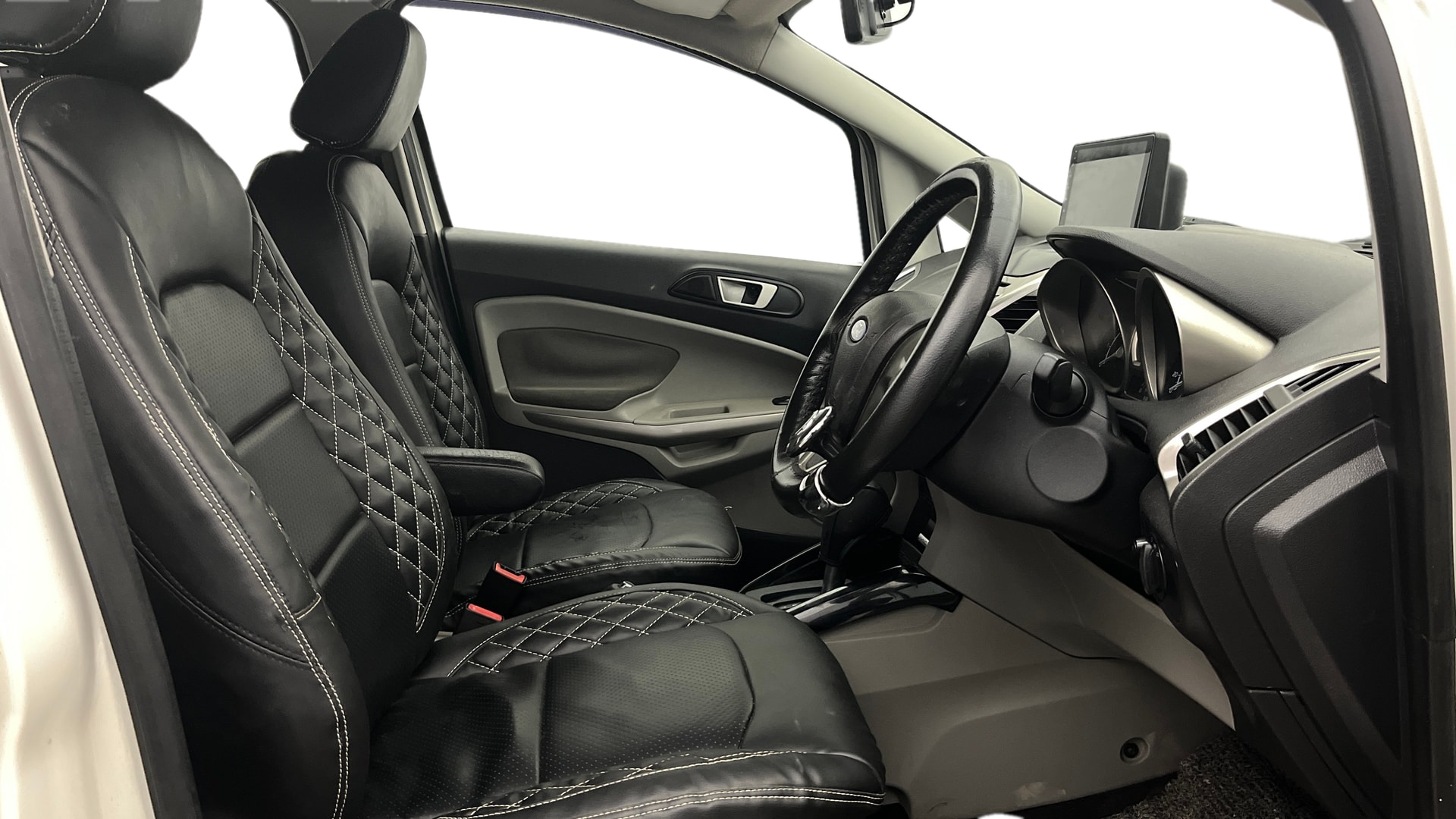 View 2017 Ford EcoSport 1.5 TDCi Diesel Ambiente BS IV Image 26 Used 2017 Ford EcoSport 1.5 TDCi Diesel Ambiente BS IV Image 26