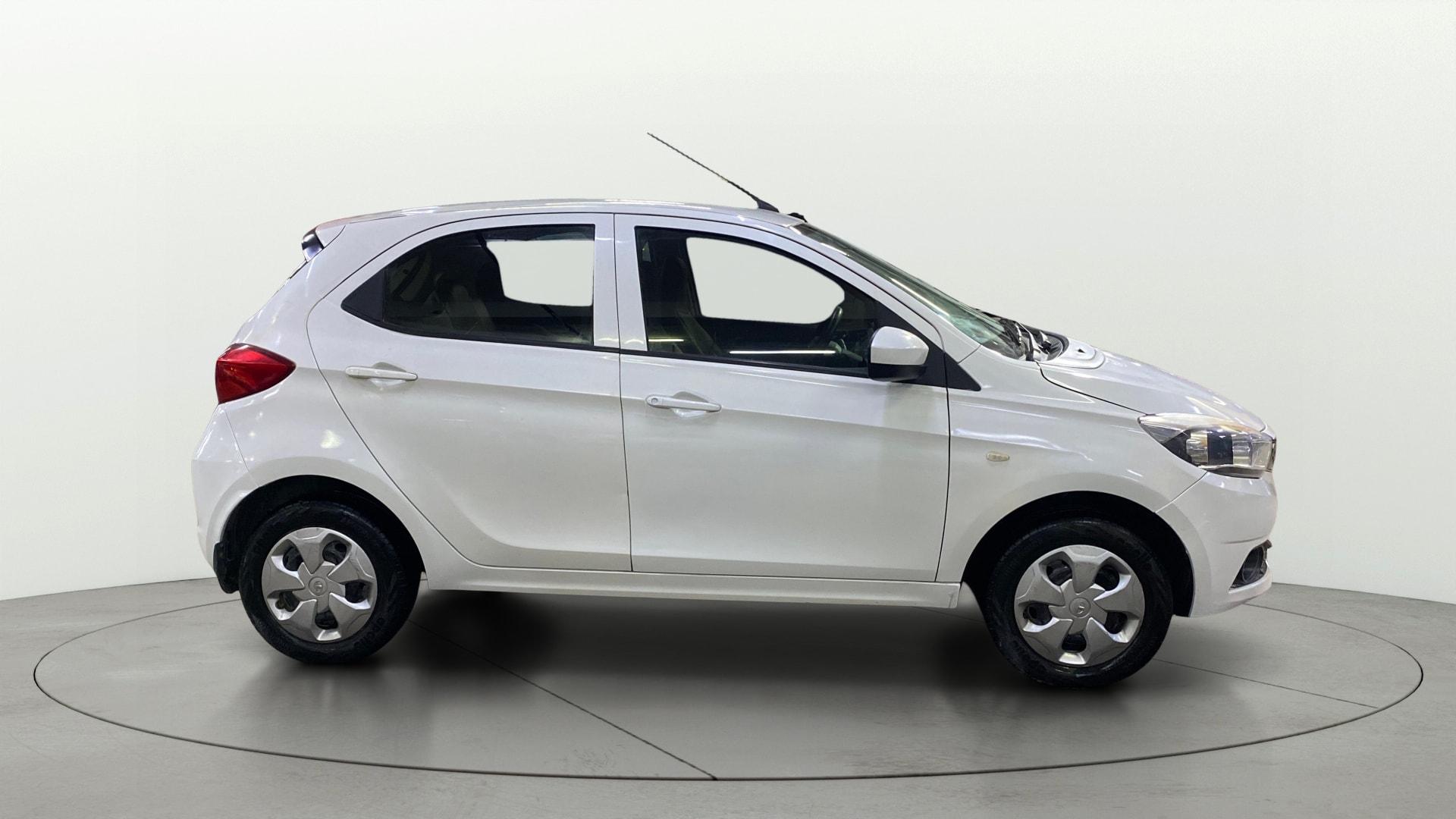 View 2019 Tata Tiago Revotorq XB Image 29 Used 2019 Tata Tiago Revotorq XB Image 29