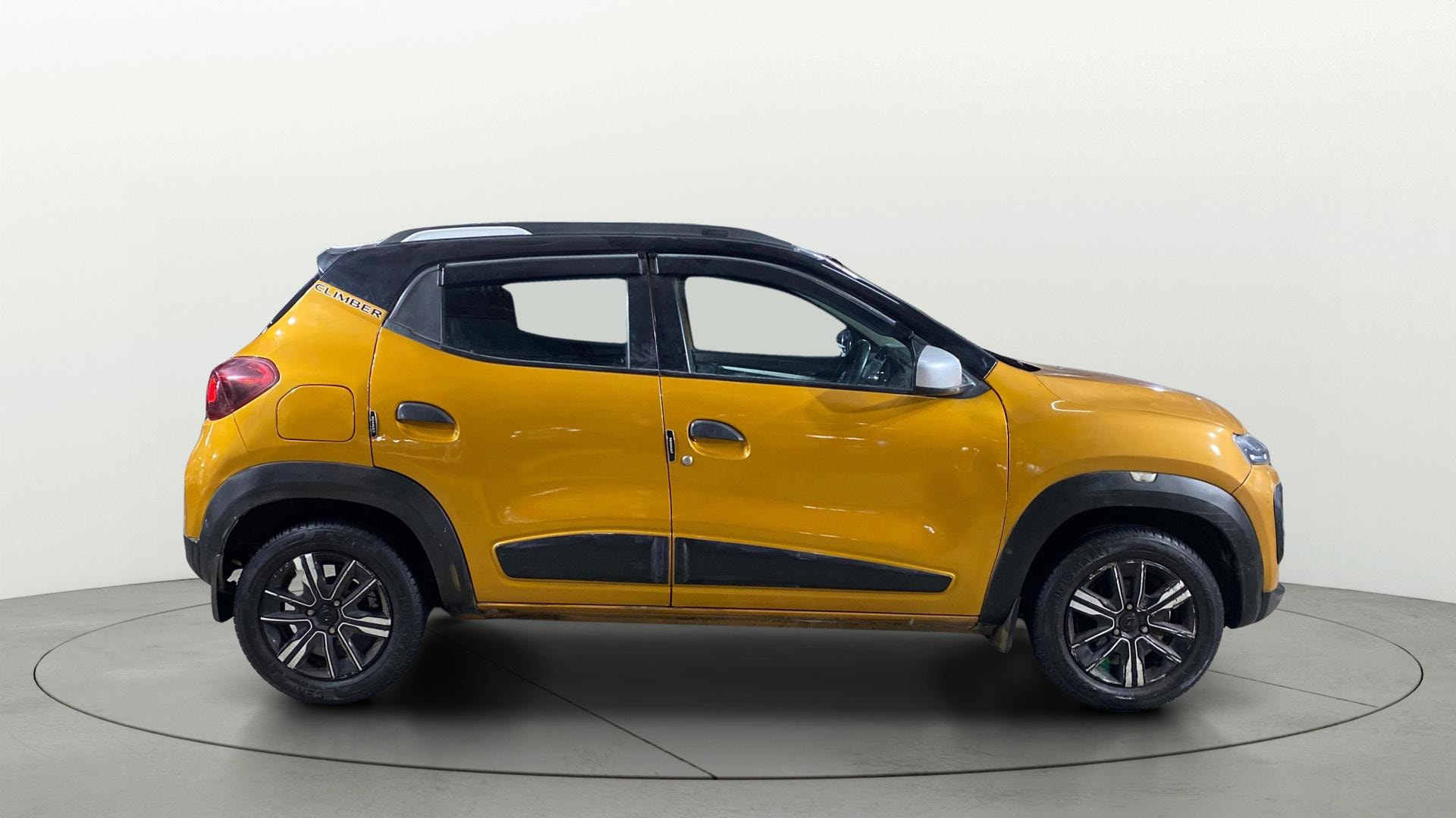 View 2022 Renault Kwid RXL 1.0 BS IV Image 8 Used 2022 Renault Kwid RXL 1.0 BS IV Image 8