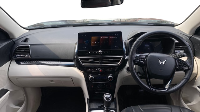 View Mahindra XUV 3XO Image 15 Used Mahindra XUV 3XO Image 15
