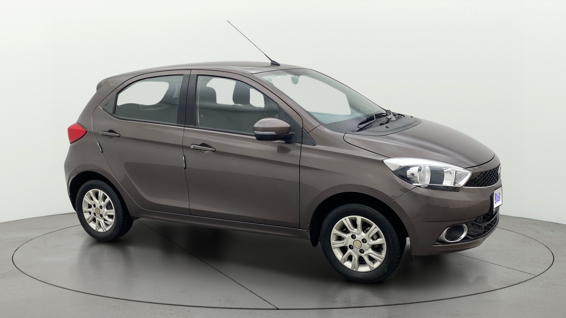 View 2018 Tata Tiago Revotorq XB Image 35 Used 2018 Tata Tiago Revotorq XB Image 35