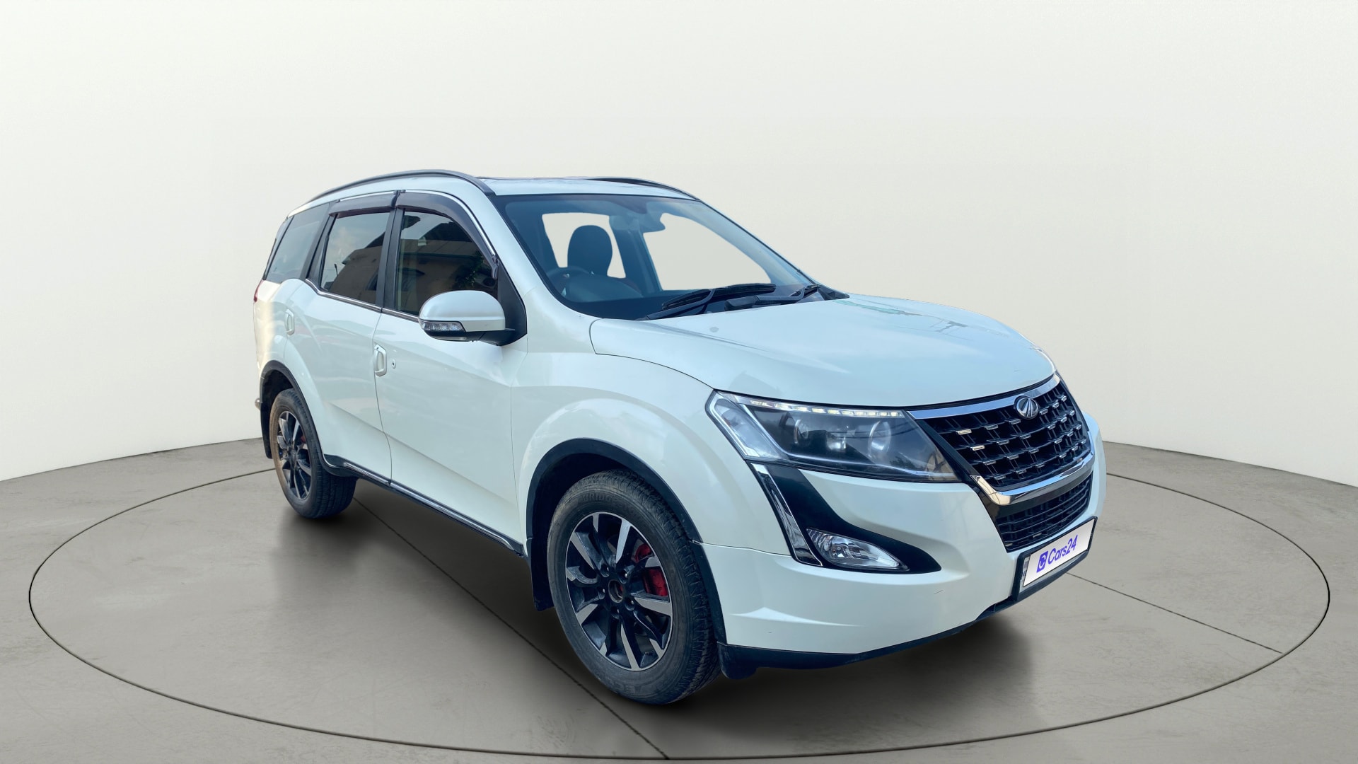 View 2021 Mahindra XUV500 W11 Image 15 Used 2021 Mahindra XUV500 W11 Image 15