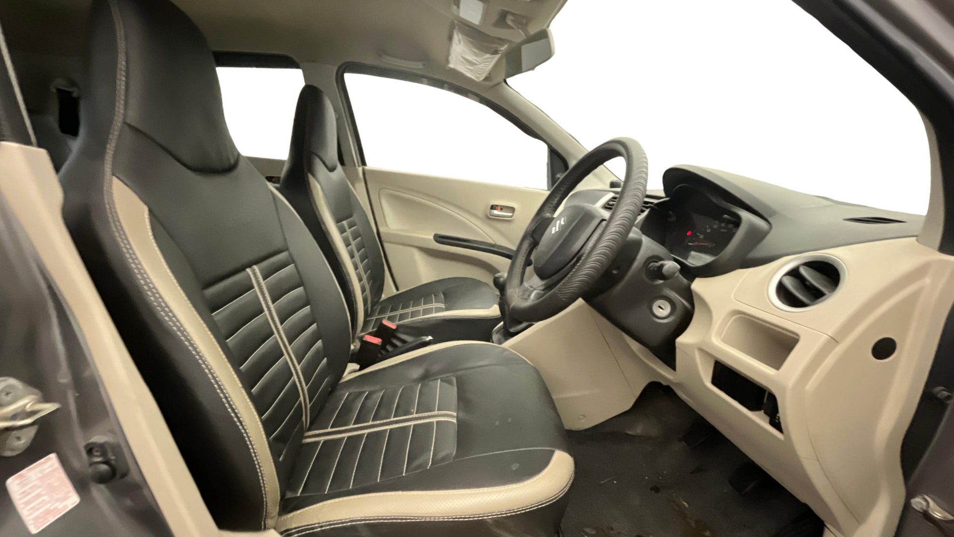 View 2021 Maruti Suzuki 1000 Base Variant Image 25 Used 2021 Maruti Suzuki 1000 Base Variant Image 25