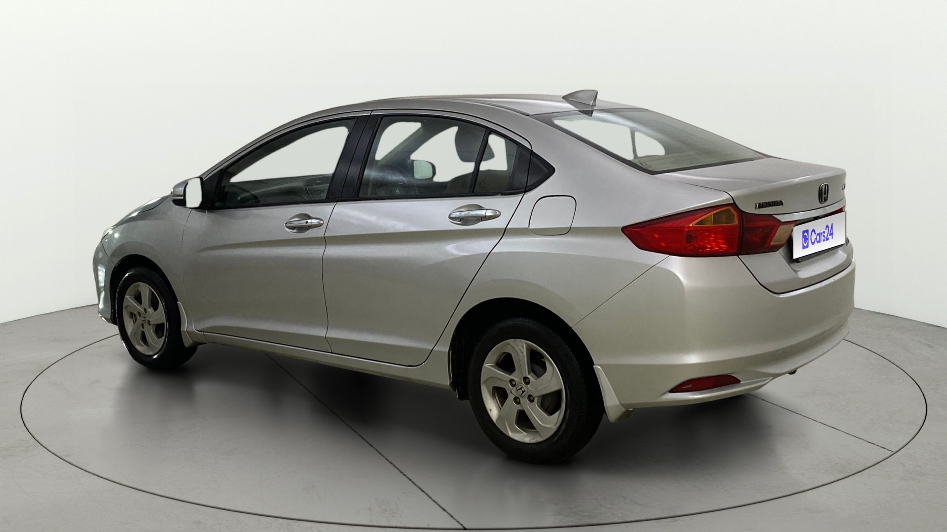 View 2016 Honda City ZX MT Diesel Anniversary Edition Image 2 Used 2016 Honda City ZX MT Diesel Anniversary Edition Image 2