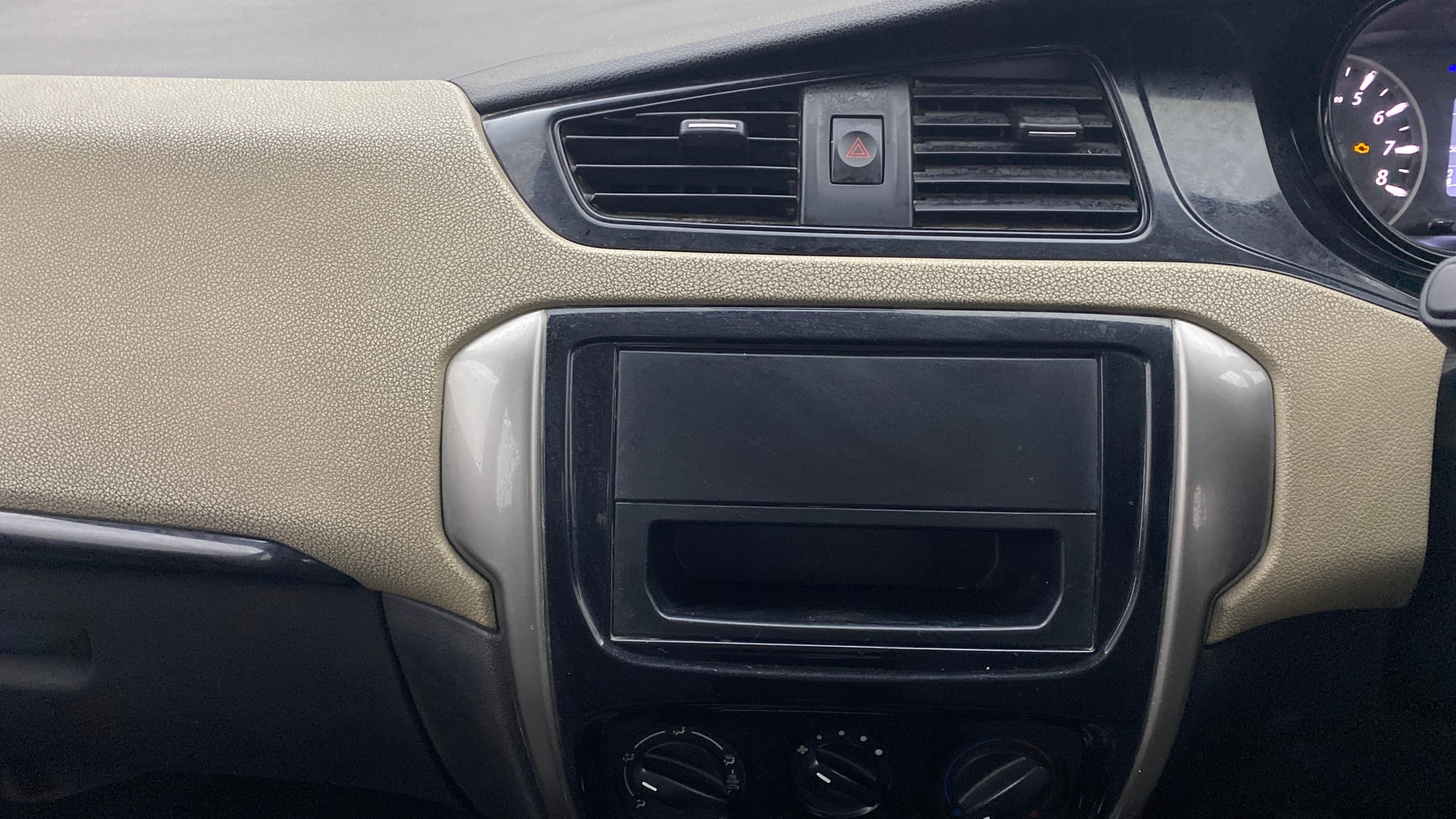 View 2015 Tata Zest XE Petrol Image 17 Used 2015 Tata Zest XE Petrol Image 17
