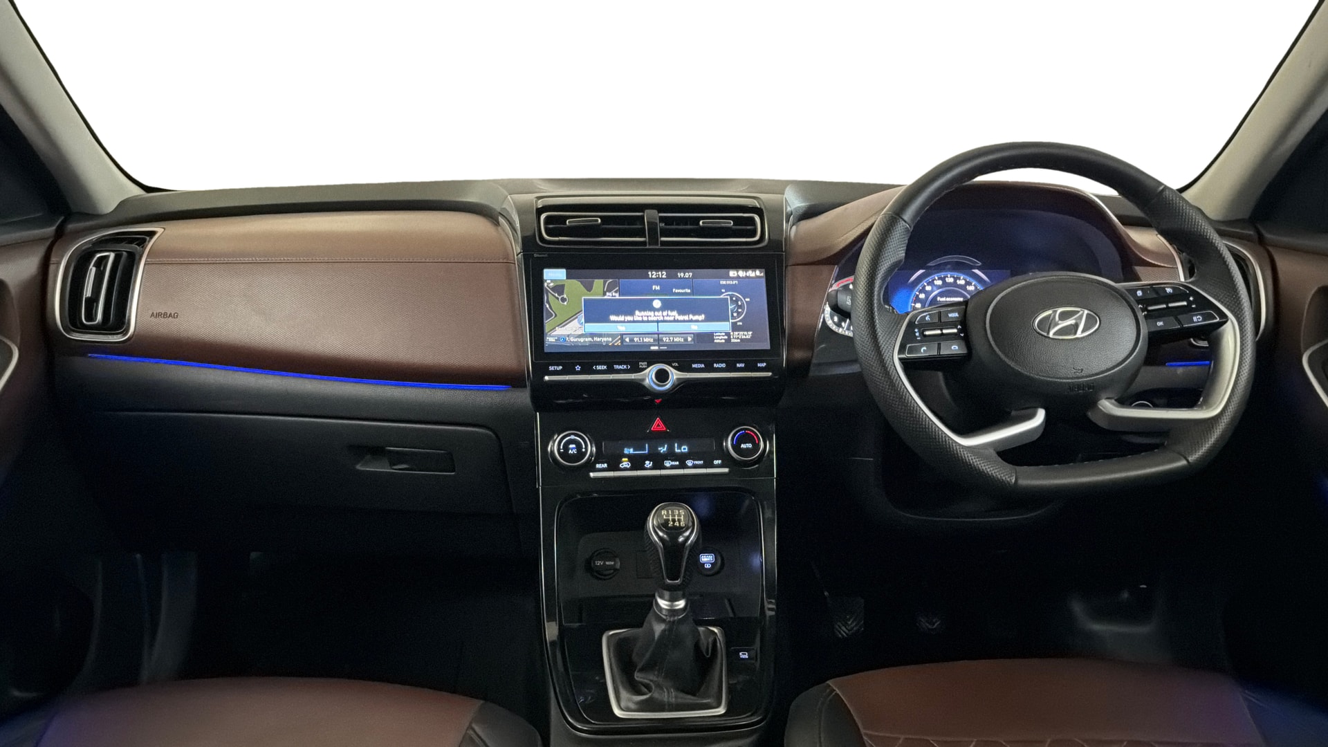 View 2022 Hyundai Alcazar Prestige 6 Seater MT Petrol Image 32 Used 2022 Hyundai Alcazar Prestige 6 Seater MT Petrol Image 32