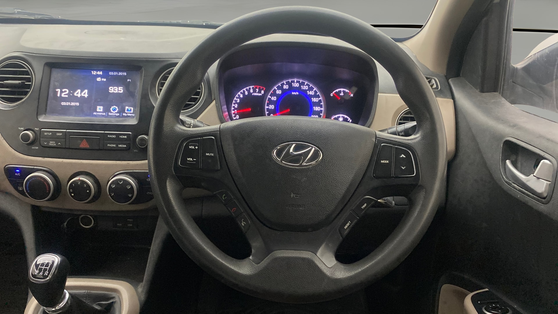 View 2017 Hyundai Grand i10 1.2 Sportz(O) Petrol Image 21 Used 2017 Hyundai Grand i10 1.2 Sportz(O) Petrol Image 21