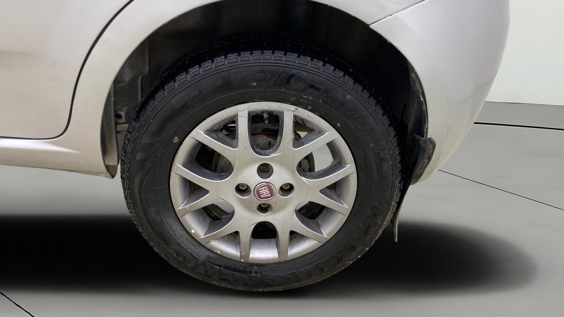 View 2014 Fiat Grande Punto 1.3 Emotion Pack 90 HP Image 7 Used 2014 Fiat Grande Punto 1.3 Emotion Pack 90 HP Image 7