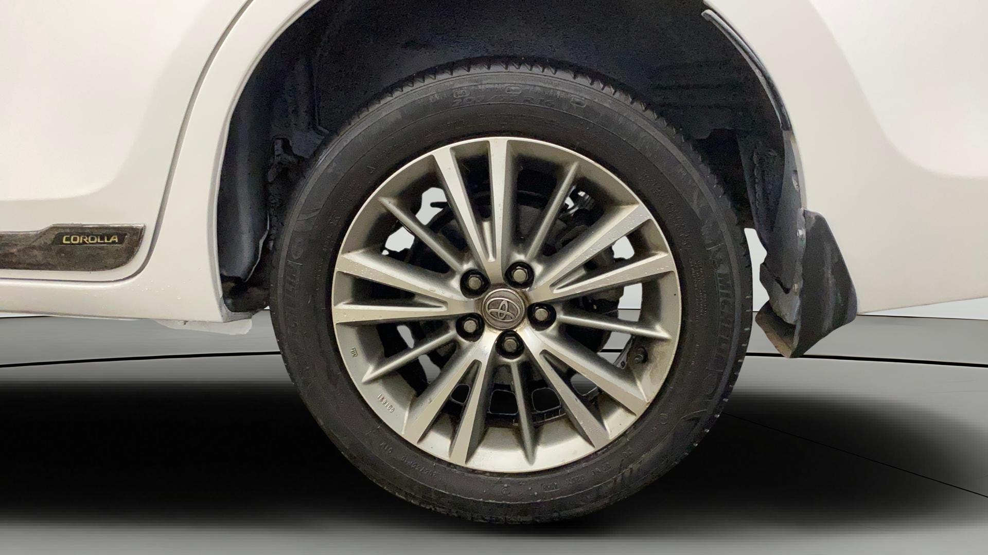 View 2015 Toyota Corolla Altis 1.8 VL AT Image 12 Used 2015 Toyota Corolla Altis 1.8 VL AT Image 12