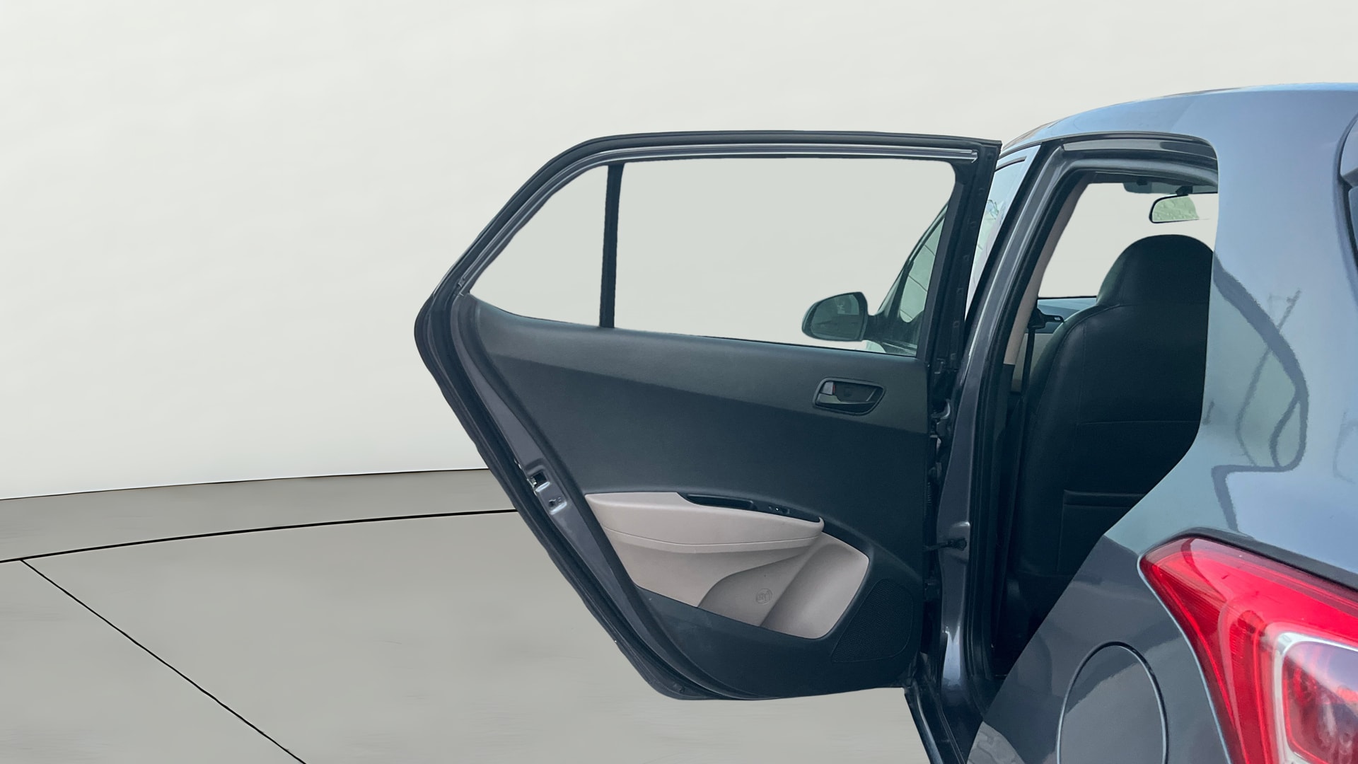 View 2017 Hyundai Grand i10 1.2 Magna Petrol AT Image 22 Used 2017 Hyundai Grand i10 1.2 Magna Petrol AT Image 22
