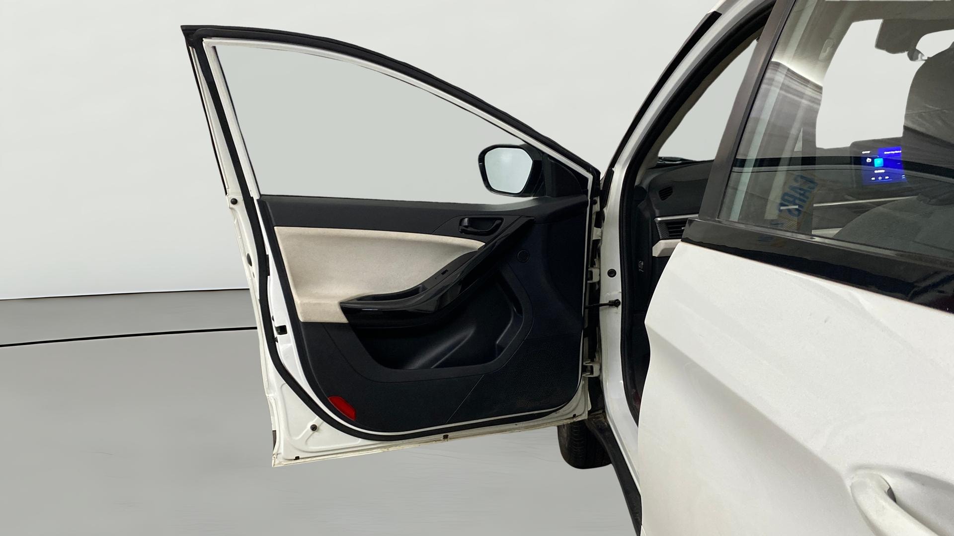 View 2025 Tata Nexon Revotron XE Image 37 Used 2025 Tata Nexon Revotron XE Image 37