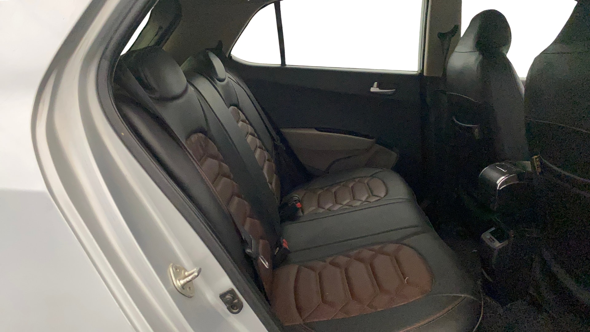 View 2019 Hyundai Grand i10 Sportz 1.2 Kappa Image 30 Used 2019 Hyundai Grand i10 Sportz 1.2 Kappa Image 30