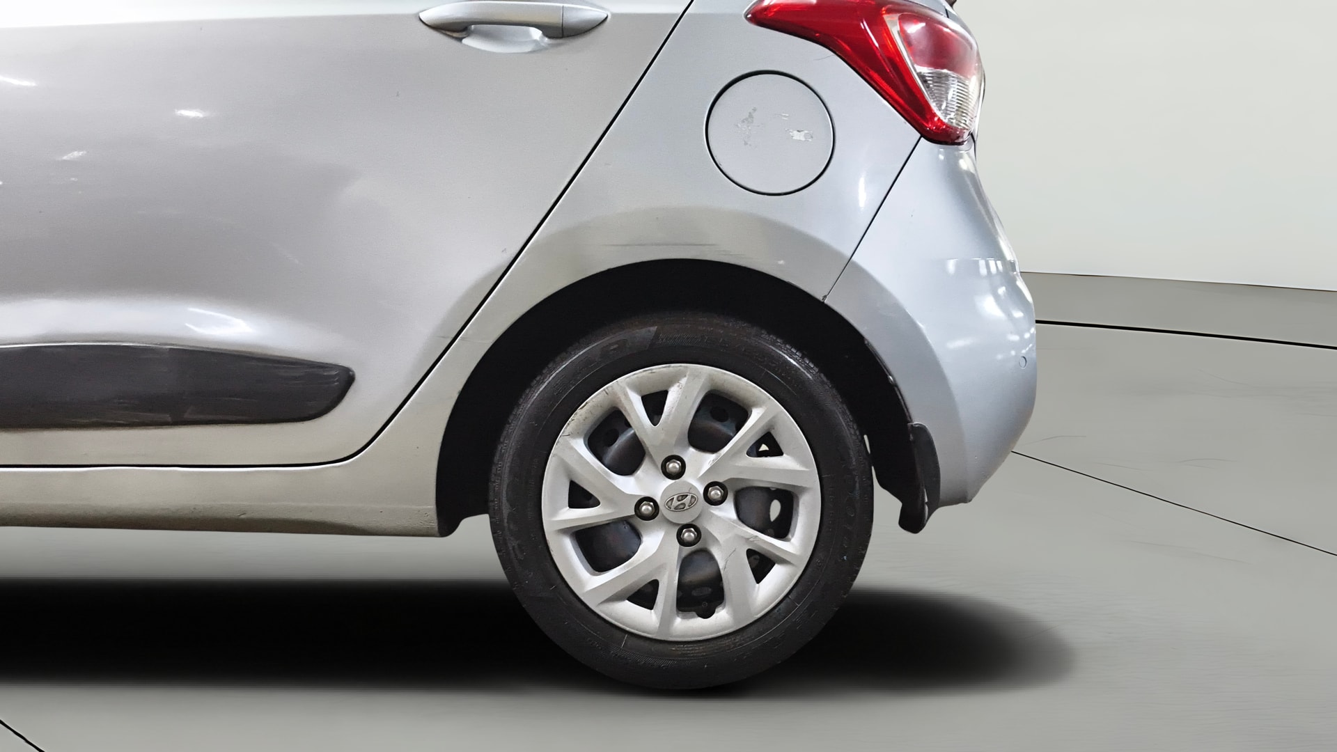 View 2019 Hyundai Grand i10 Sportz 1.2 Kappa Image 12 Used 2019 Hyundai Grand i10 Sportz 1.2 Kappa Image 12