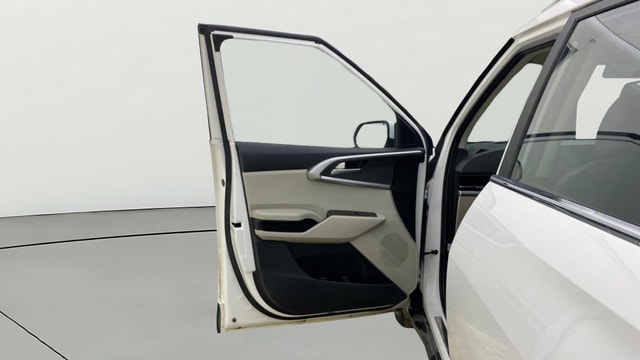 View Kia Carens Image 32 Used Kia Carens Image 32