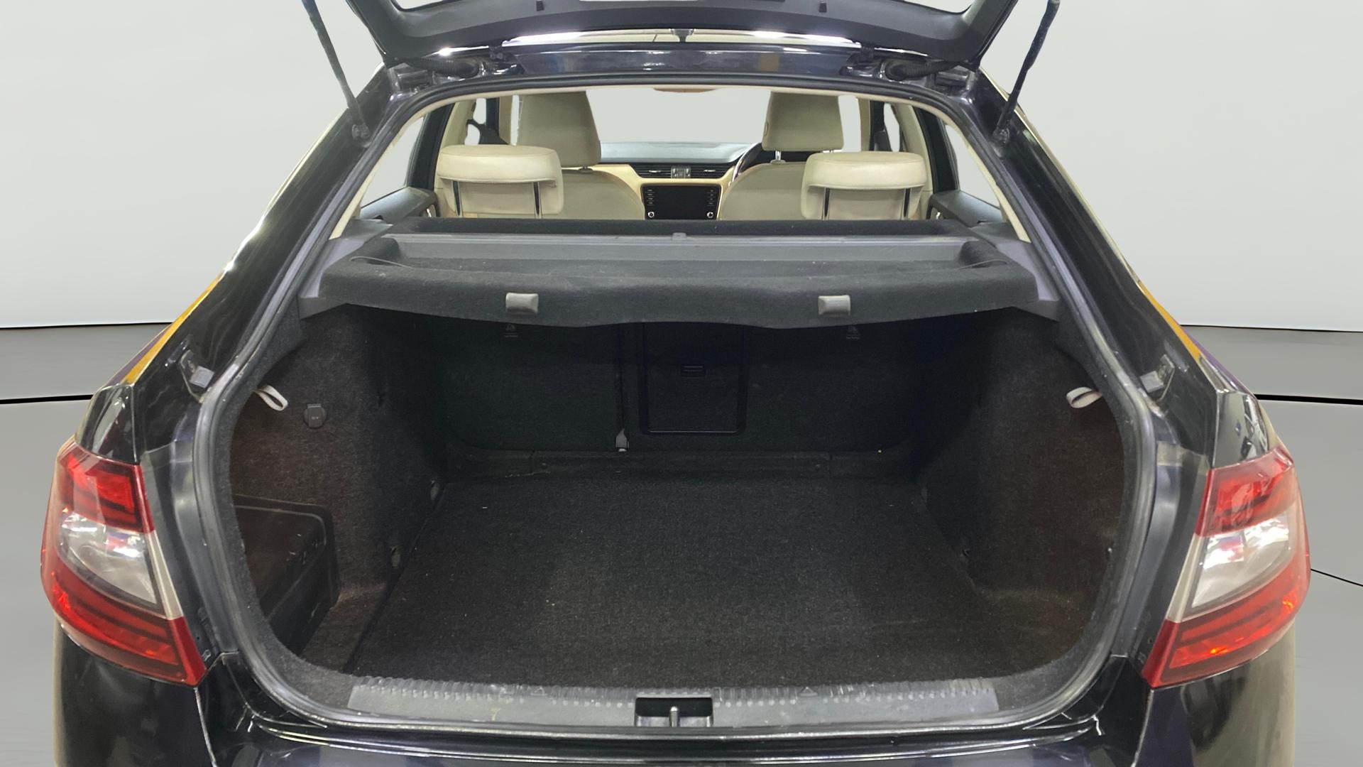 View 2019 Skoda Octavia 1.8 Style Plus TSI AT Image 39 Used 2019 Skoda Octavia 1.8 Style Plus TSI AT Image 39