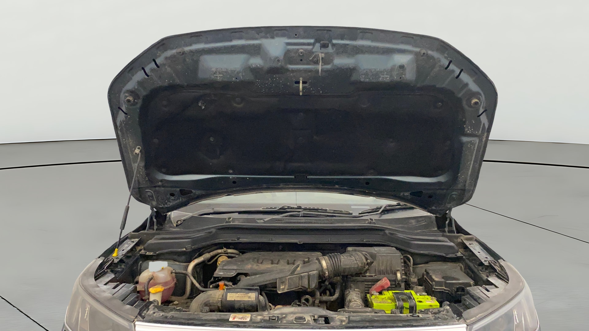 View 2019 Mahindra XUV300 W4 Petrol BS IV Image 21 Used 2019 Mahindra XUV300 W4 Petrol BS IV Image 21