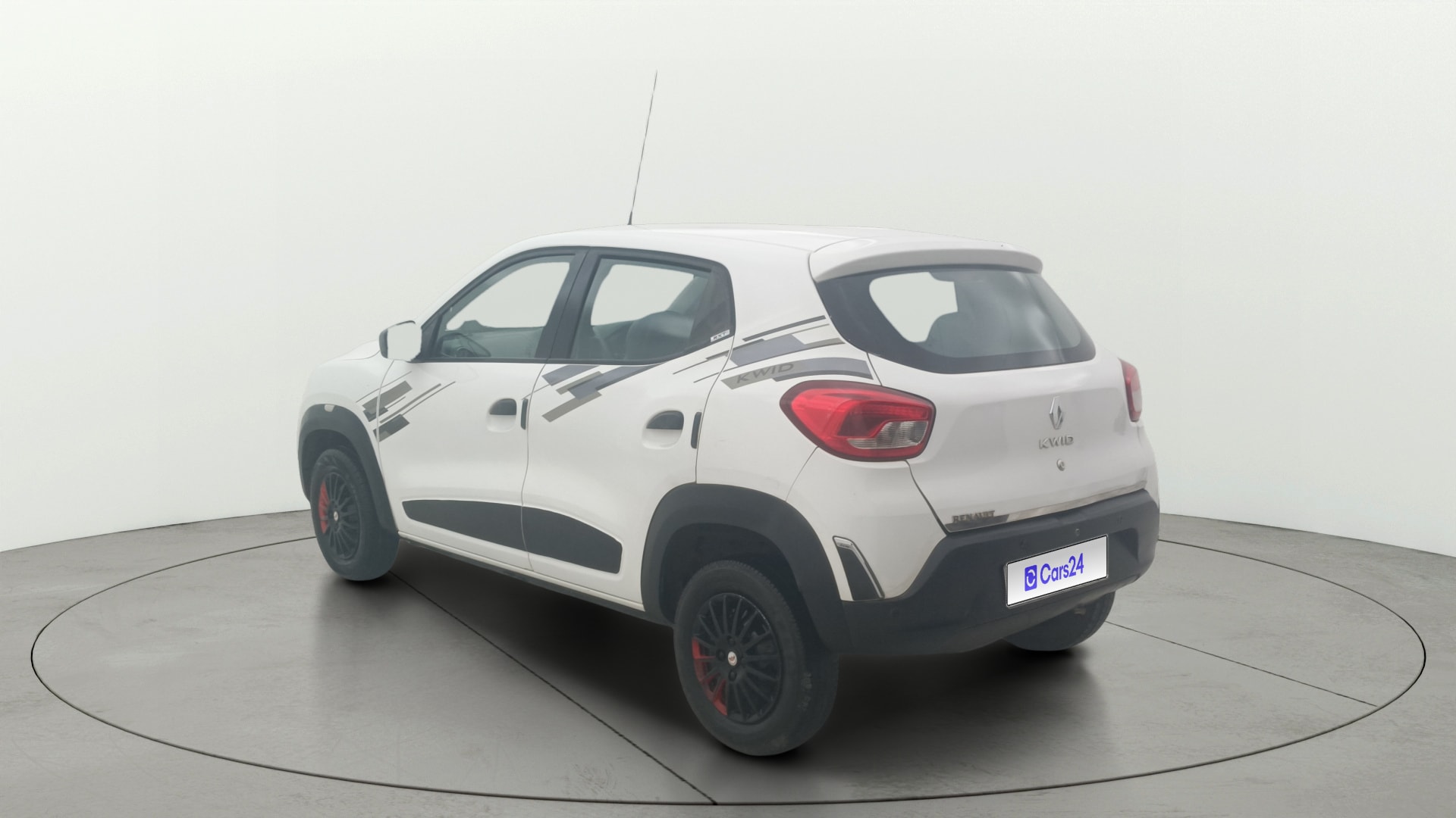 View 2017 Renault Kwid RXT 1.0 Image 2 Used 2017 Renault Kwid RXT 1.0 Image 2