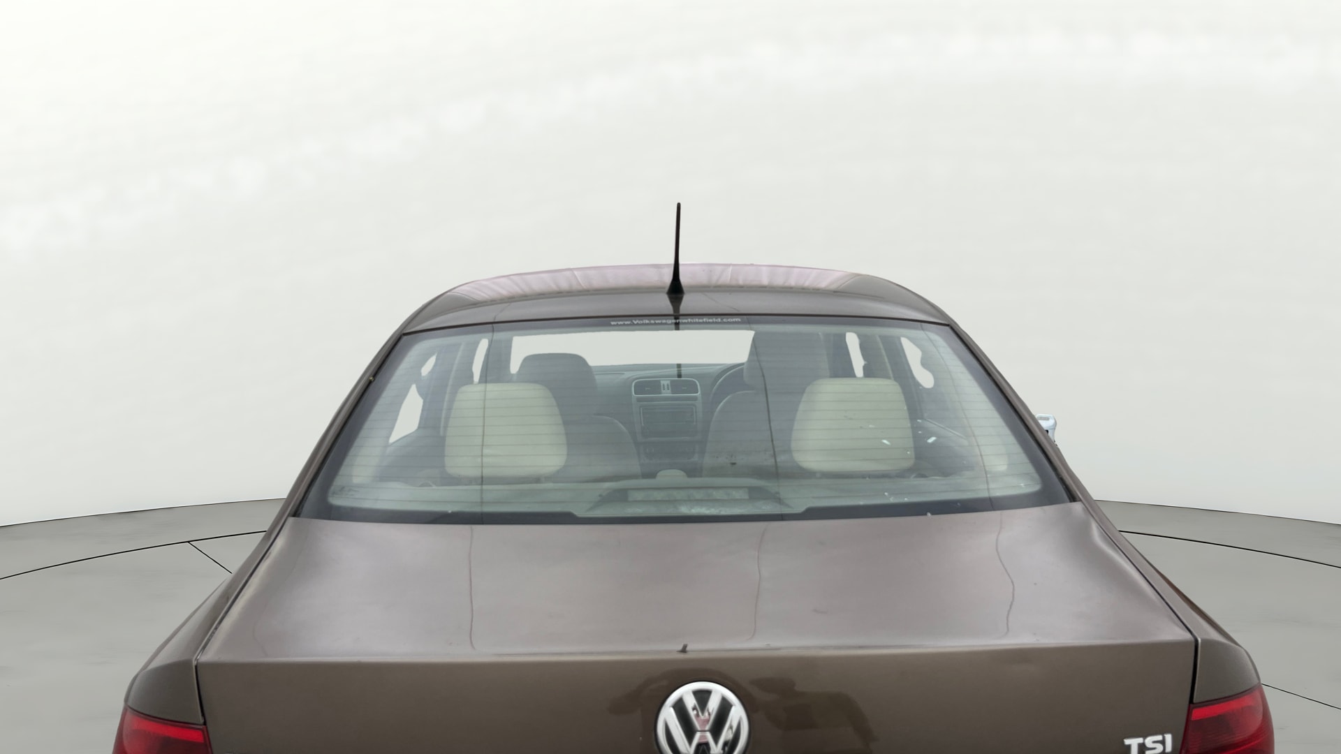 View 2015 Volkswagen Vento DSG Image 4 Used 2015 Volkswagen Vento DSG Image 4