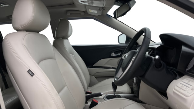 View Mahindra XUV300 Image 18 Used Mahindra XUV300 Image 18