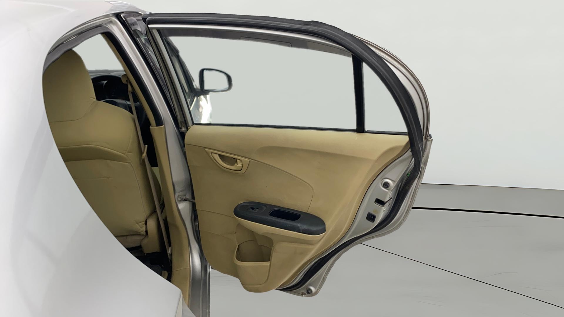 View 2015 Honda Amaze E MT Petrol BS IV Image 7 Used 2015 Honda Amaze E MT Petrol BS IV Image 7