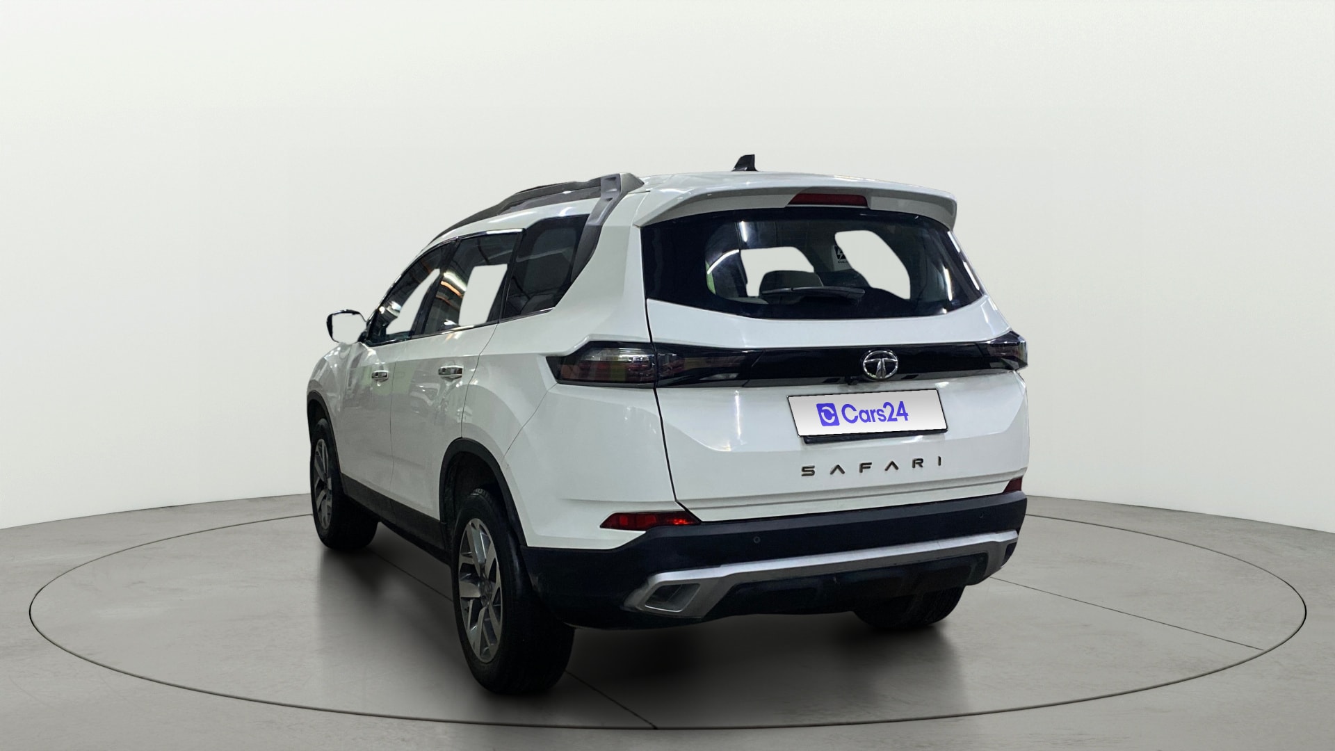 View 2023 Tata Safari XZA Plus Image 2 Used 2023 Tata Safari XZA Plus Image 2