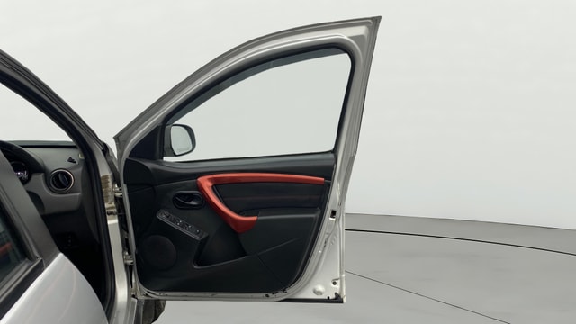 View Renault Duster Image 46 Used Renault Duster Image 46