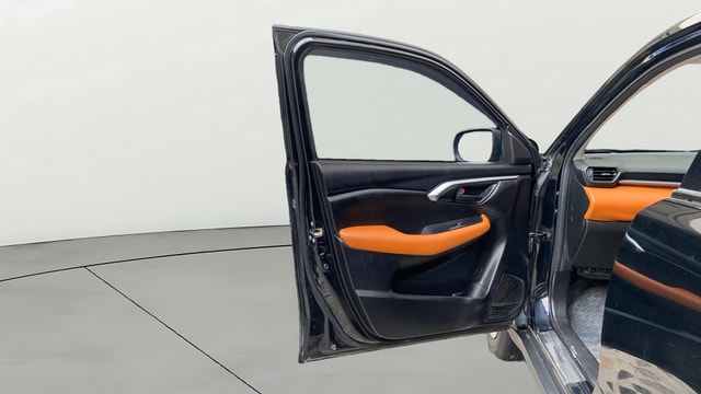 View Toyota Urban Cruiser Hyryder Image 37 Used Toyota Urban Cruiser Hyryder Image 37