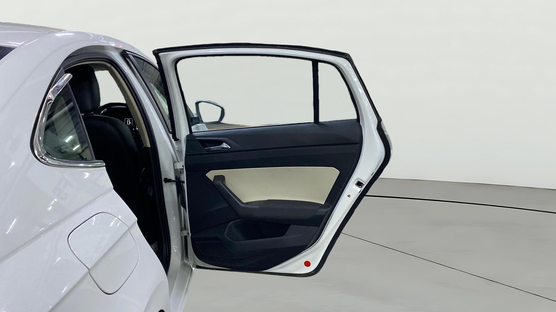 View 2024 Skoda Slavia Ambition 1.0 TSI MT Image 7 Used 2024 Skoda Slavia Ambition 1.0 TSI MT Image 7