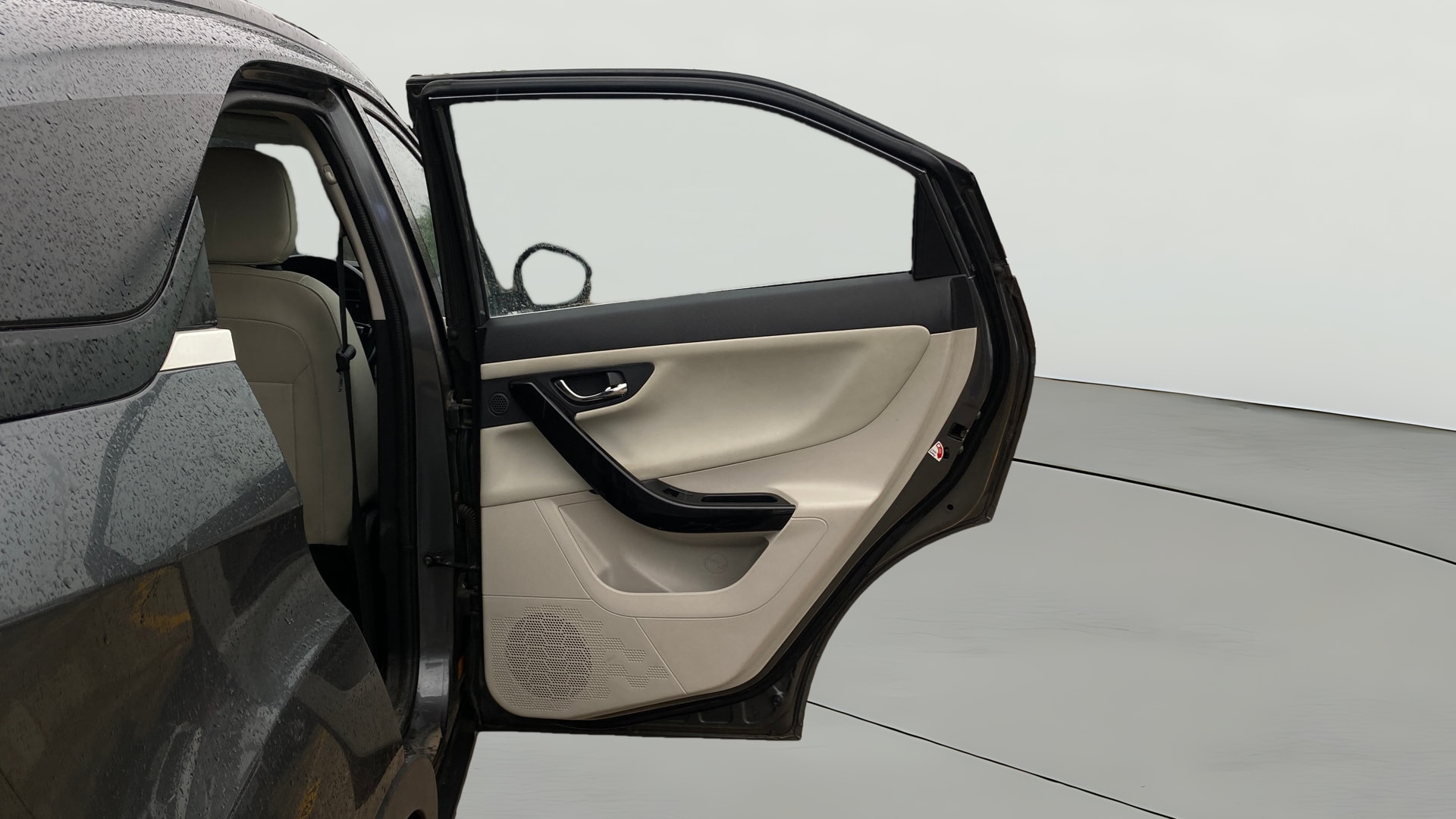 View 2022 Tata Nexon Revotron XE Image 6 Used 2022 Tata Nexon Revotron XE Image 6