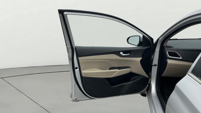 View Hyundai Verna Image 33 Used Hyundai Verna Image 33