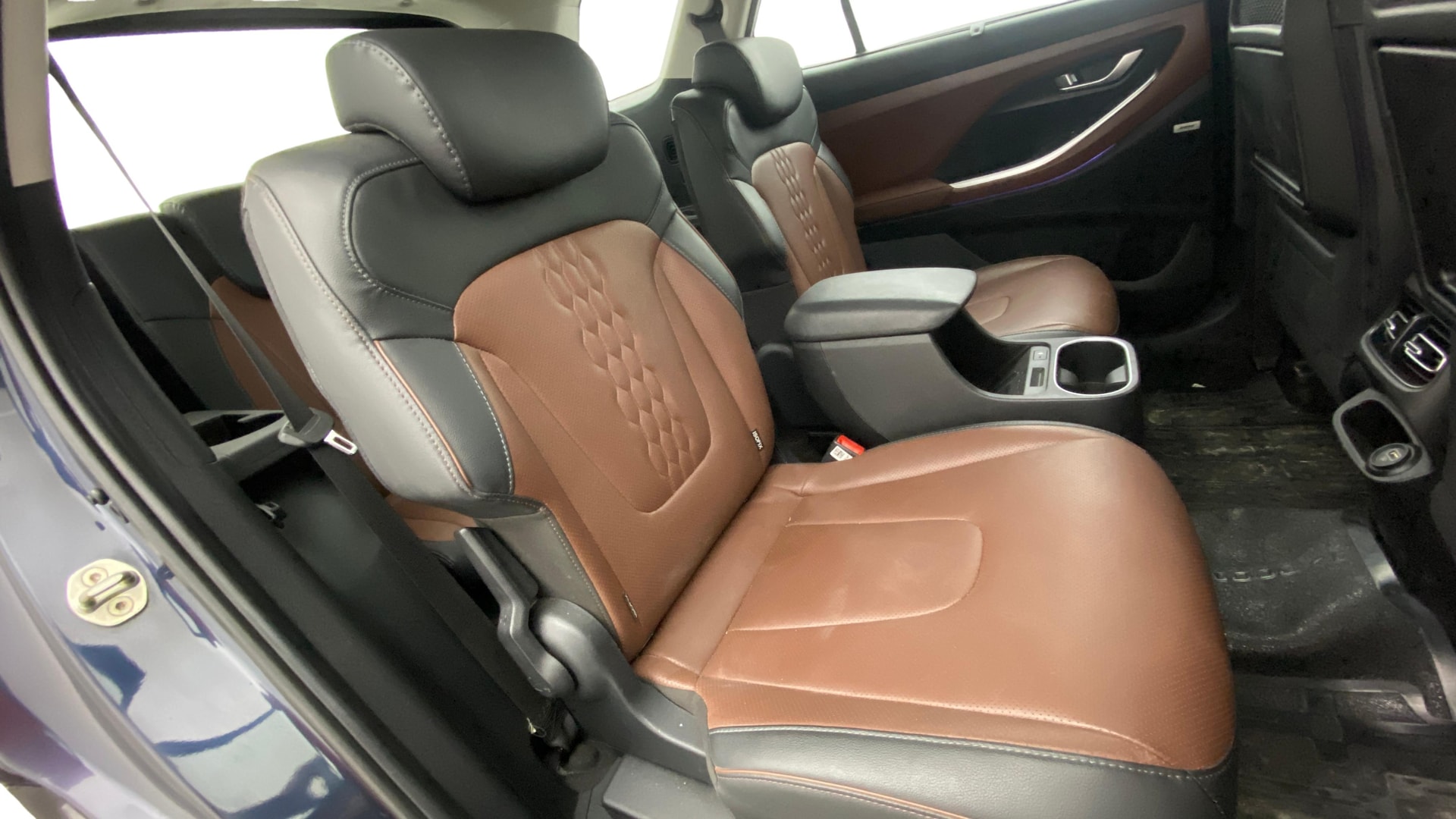 View 2021 Hyundai Alcazar Prestige 6 Seater MT Petrol Image 38 Used 2021 Hyundai Alcazar Prestige 6 Seater MT Petrol Image 38