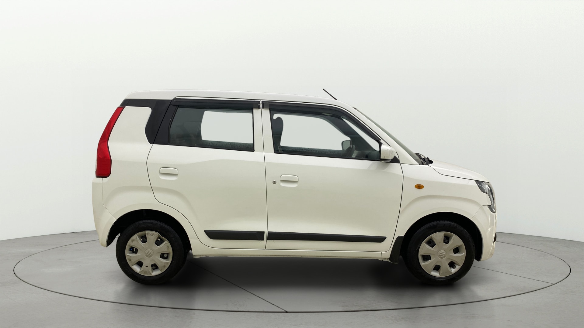 View 2020 Maruti Suzuki 1000 Base Variant Image 8 Used 2020 Maruti Suzuki 1000 Base Variant Image 8
