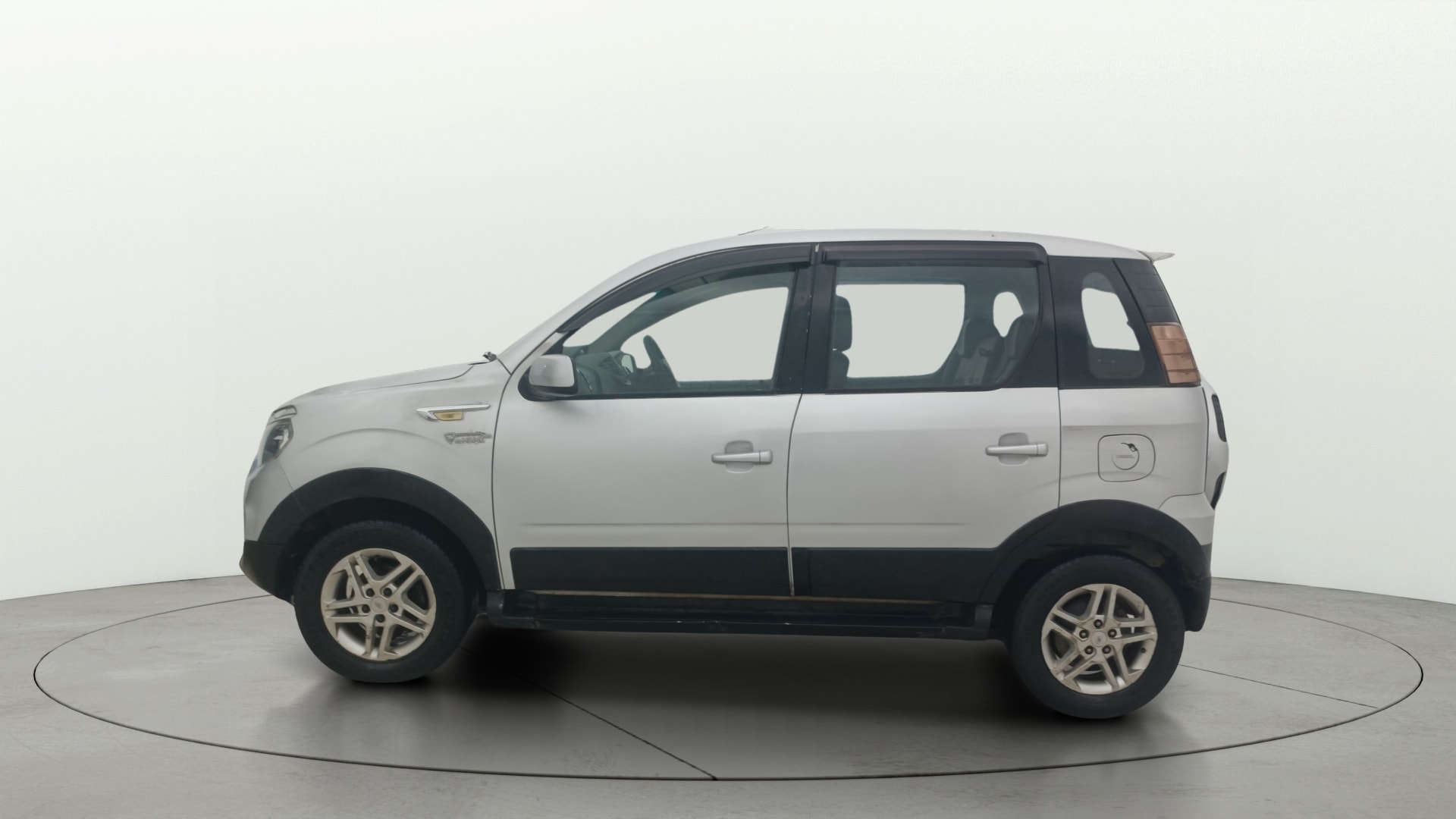 View 2016 Mahindra NuvoSport N8 Image 27 Used 2016 Mahindra NuvoSport N8 Image 27