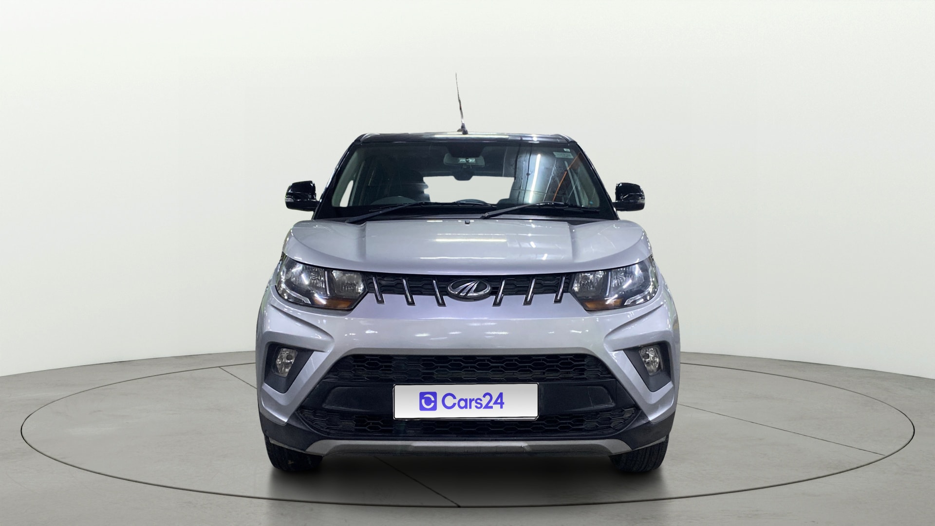 View 2018 Mahindra KUV100 K2 Petrol BS IV Image 1 Used 2018 Mahindra KUV100 K2 Petrol BS IV Image 1