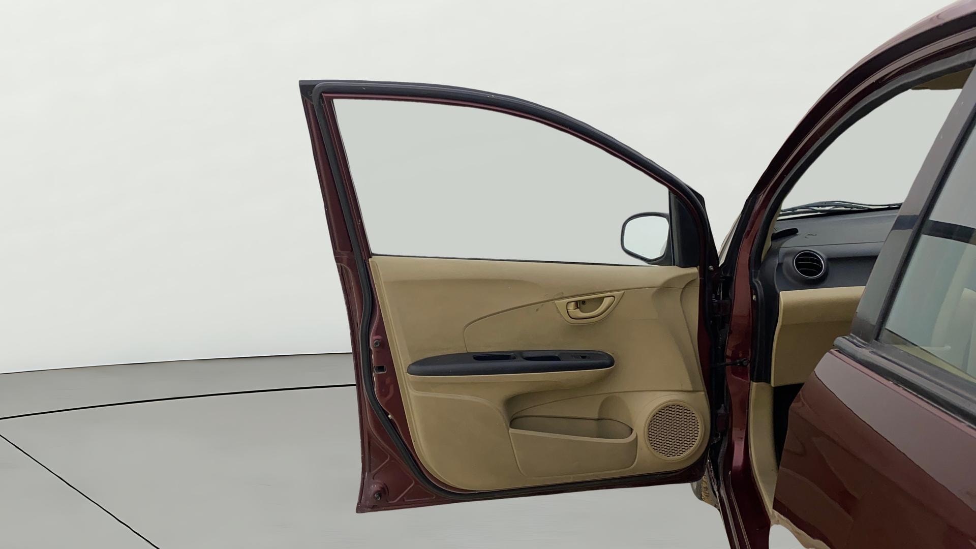 View 2014 Honda Amaze E MT Petrol BS IV Image 30 Used 2014 Honda Amaze E MT Petrol BS IV Image 30