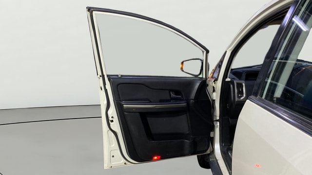 View Tata Hexa Image 38 Used Tata Hexa Image 38