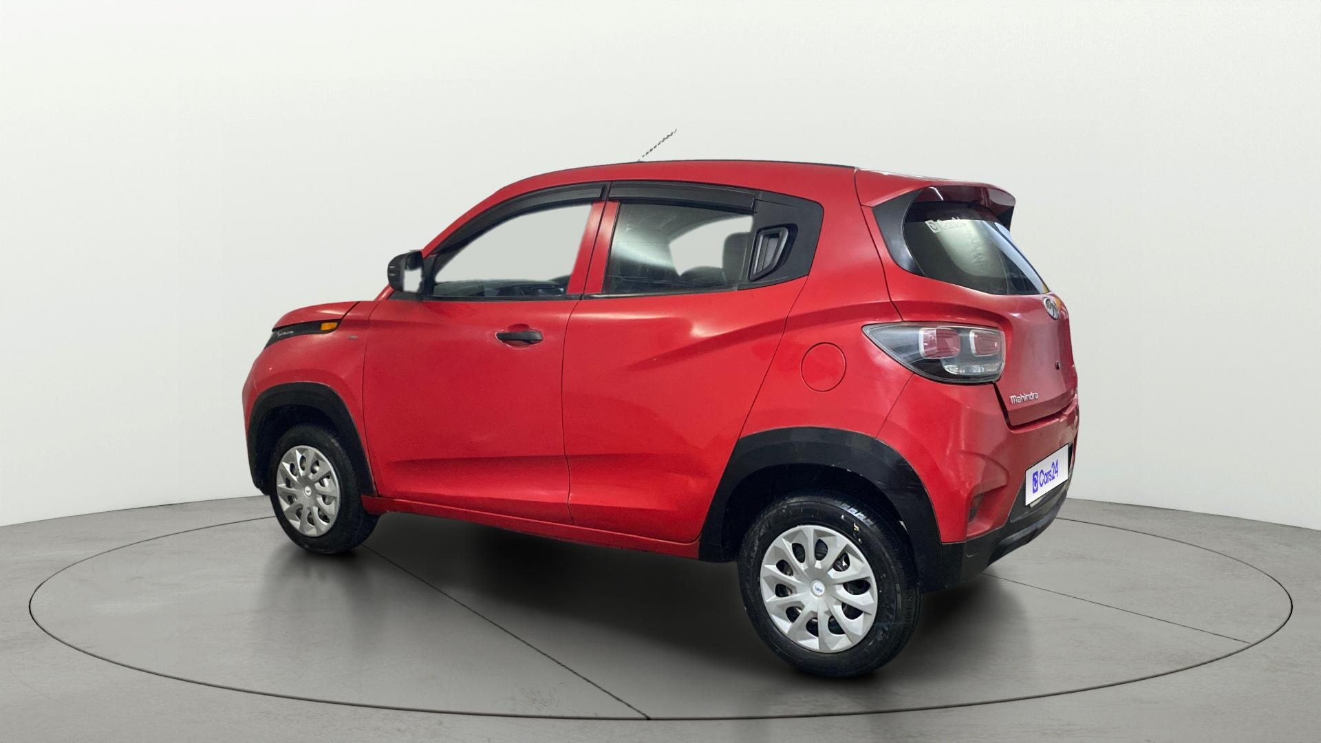 View 2019 Mahindra KUV100 K2 Petrol BS IV Image 2 Used 2019 Mahindra KUV100 K2 Petrol BS IV Image 2