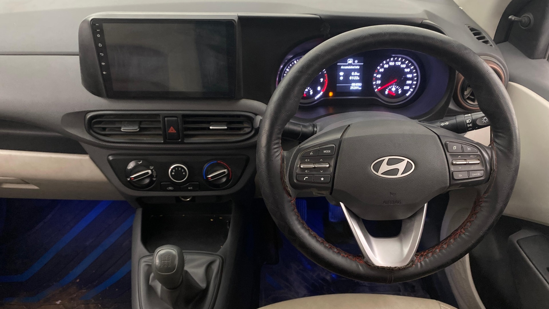 Used 2025 Hyundai Aura Used 2025 Hyundai Aura