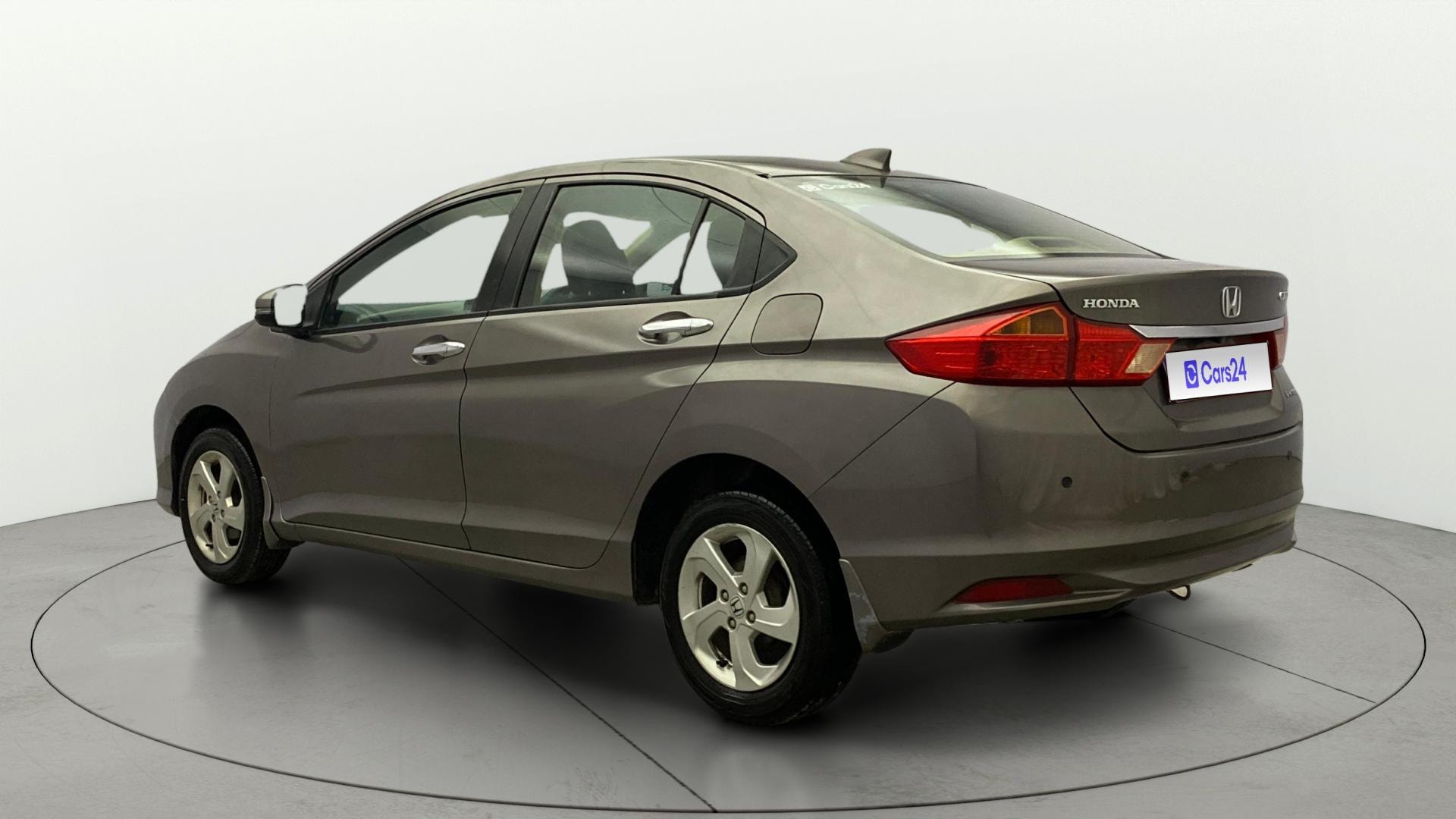 View 2016 Honda City ZX MT Diesel Anniversary Edition Image 2 Used 2016 Honda City ZX MT Diesel Anniversary Edition Image 2