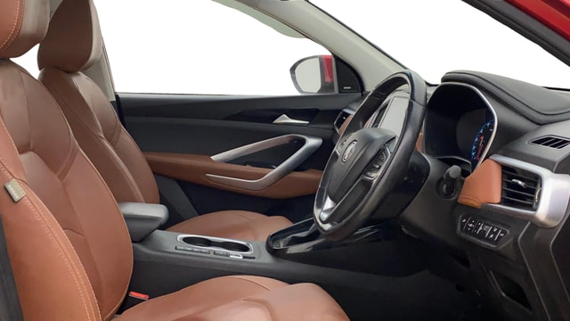 View MG Hector Plus Image 19 Used MG Hector Plus Image 19