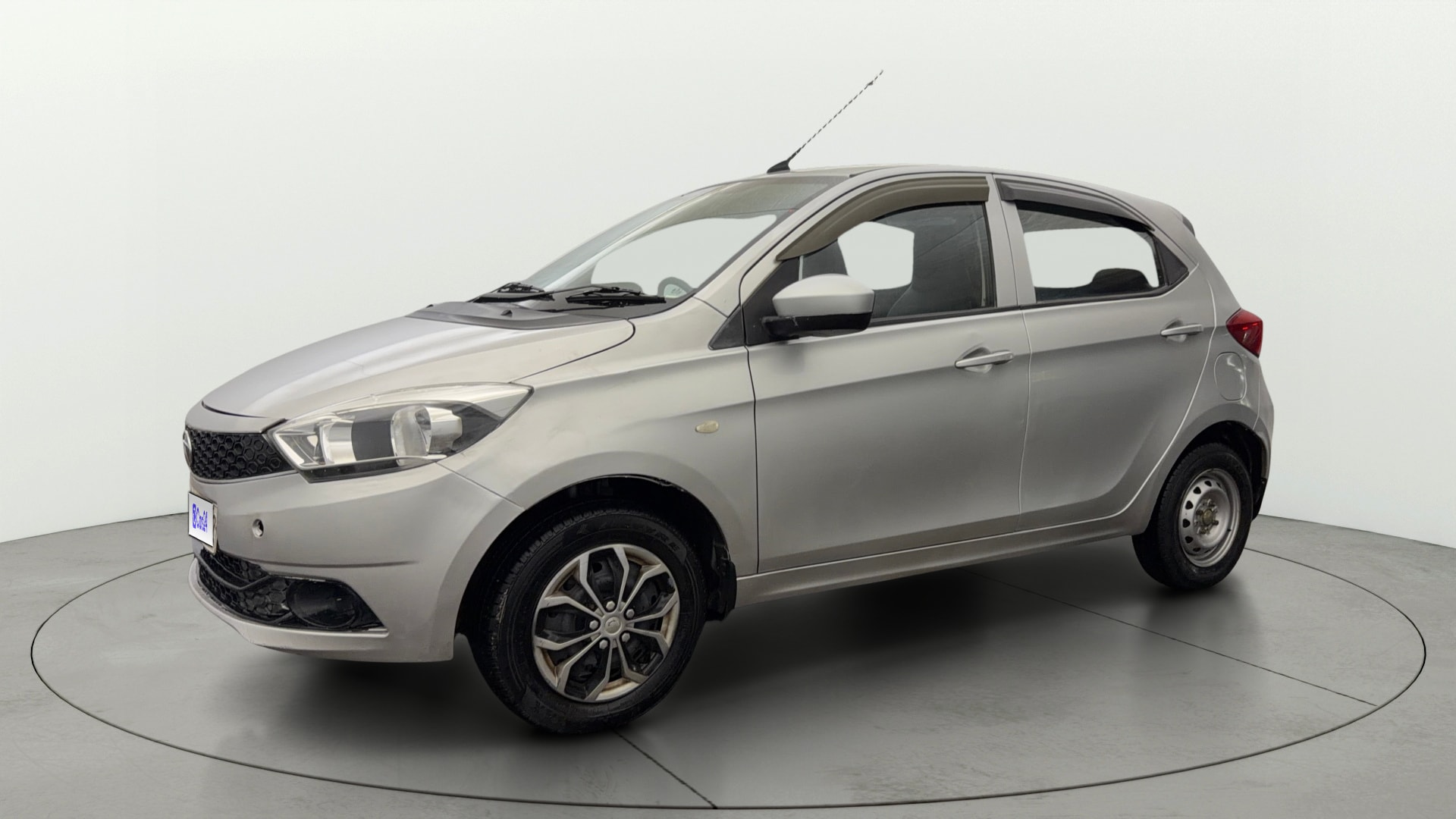 View 2017 Tata Tiago Revotorq XB Image 34 Used 2017 Tata Tiago Revotorq XB Image 34