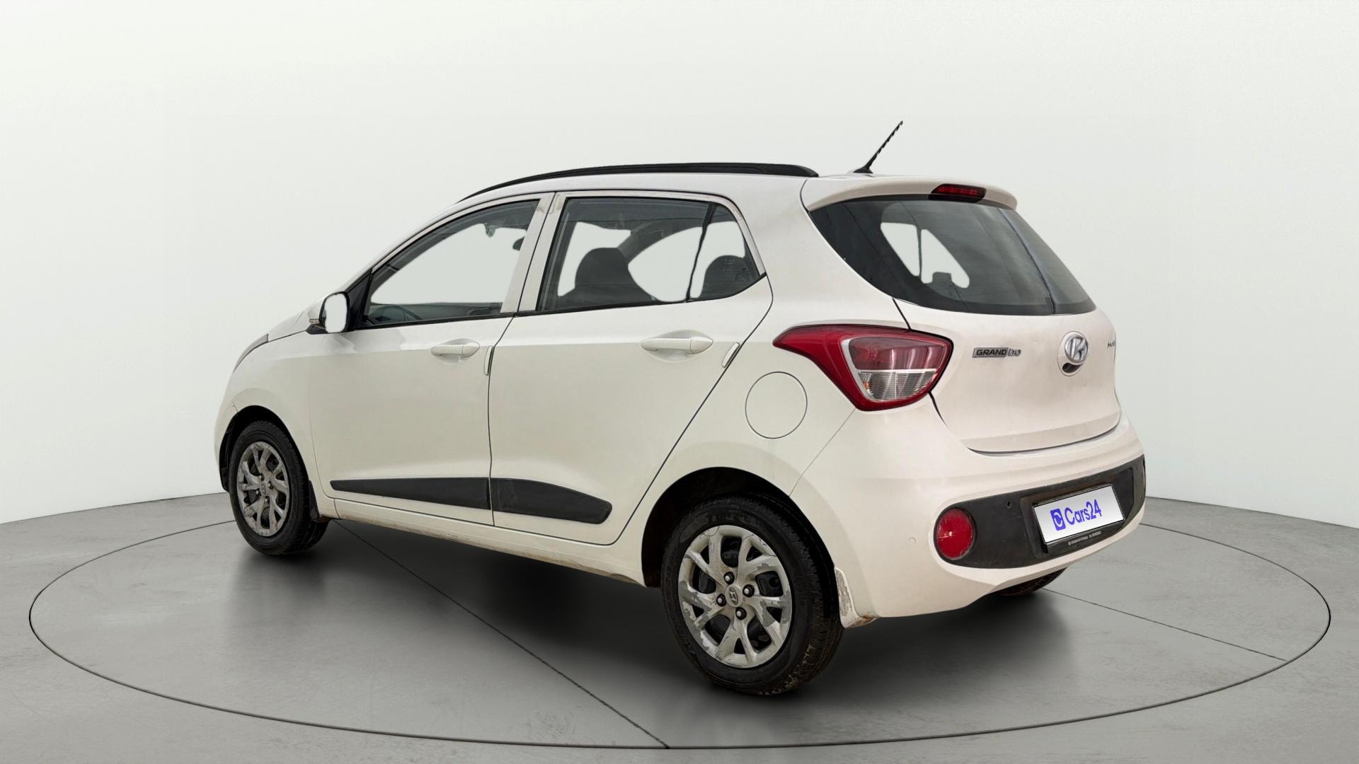 View 2018 Hyundai Grand i10 Sportz 1.2 Kappa Image 2 Used 2018 Hyundai Grand i10 Sportz 1.2 Kappa Image 2