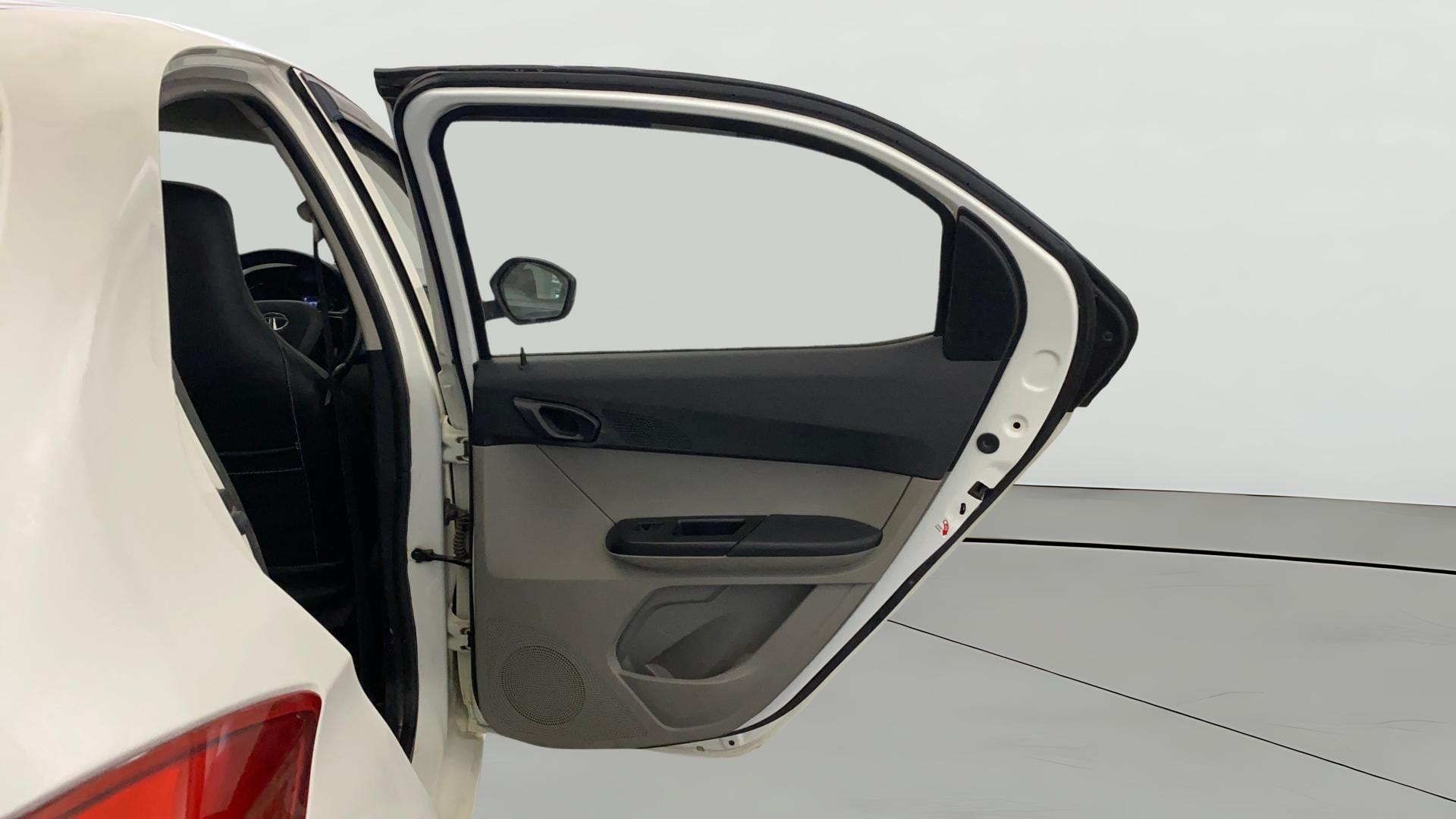 View 2019 Tata Tiago Revotorq XB Image 7 Used 2019 Tata Tiago Revotorq XB Image 7